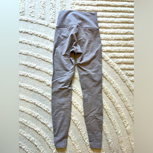 EUC lululemon size 4 luon bandage leggings - Picture 2 of 4